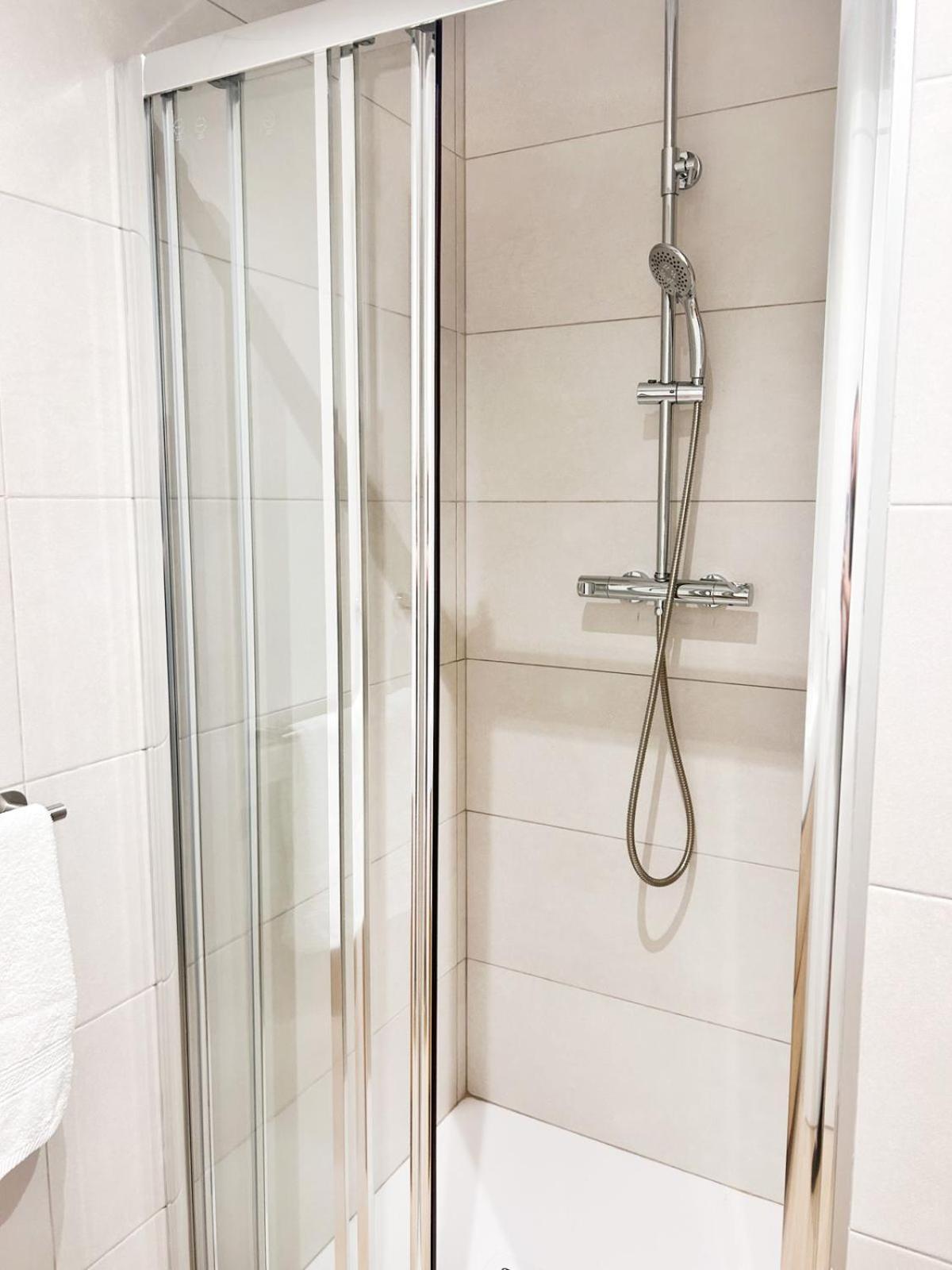 Apartamento Junto A Ruzafa Cerca Del Centro Valensiya Dış mekan fotoğraf